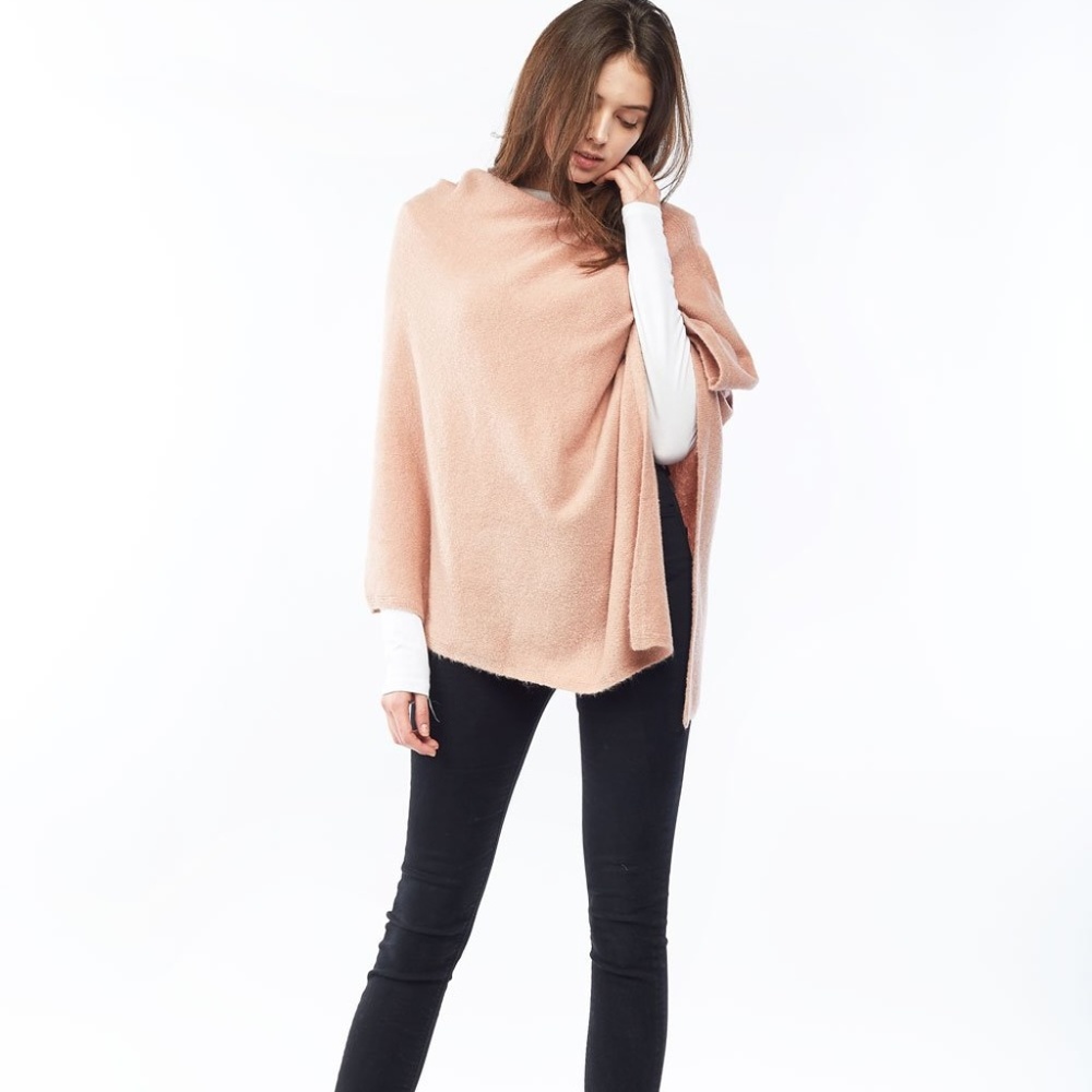 ❣️⚠️ONE LEFT⚠️❣️Cashmere Blend Poncho- BLUSH